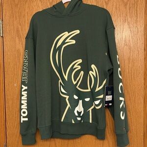 Tommy Jeans/NBA NWT Bucks hoodie